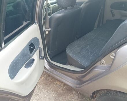 Сірий Рено Кліо, об'ємом двигуна 1.4 л та пробігом 277 тис. км за 2799 $, фото 9 на Automoto.ua