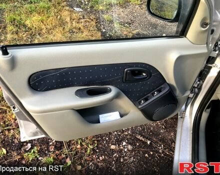 Серый Рено Клио, объемом двигателя 1.4 л и пробегом 430 тыс. км за 2500 $, фото 7 на Automoto.ua