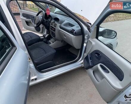 Сірий Рено Кліо, об'ємом двигуна 0 л та пробігом 214 тис. км за 2400 $, фото 29 на Automoto.ua