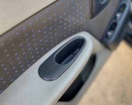 Серый Рено Клио, объемом двигателя 1.4 л и пробегом 233 тыс. км за 2500 $, фото 3 на Automoto.ua