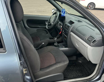 Серый Рено Клио, объемом двигателя 1.39 л и пробегом 300 тыс. км за 2900 $, фото 6 на Automoto.ua