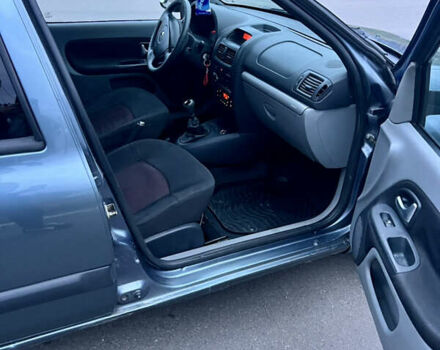 Серый Рено Клио, объемом двигателя 1.39 л и пробегом 303 тыс. км за 2900 $, фото 7 на Automoto.ua