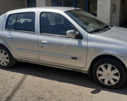 Серый Рено Клио, объемом двигателя 1.4 л и пробегом 200 тыс. км за 4600 $, фото 3 на Automoto.ua