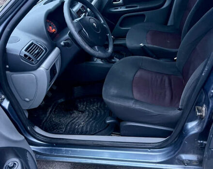 Серый Рено Клио, объемом двигателя 1.39 л и пробегом 303 тыс. км за 2900 $, фото 14 на Automoto.ua