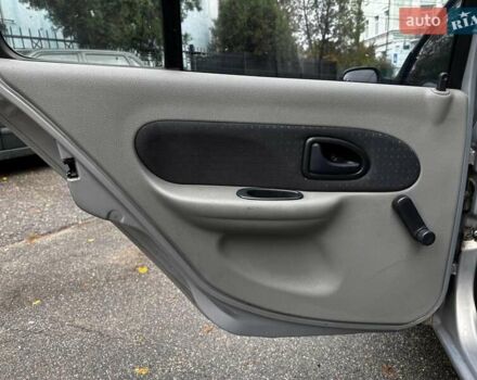 Серый Рено Клио, объемом двигателя 1.4 л и пробегом 207 тыс. км за 3490 $, фото 22 на Automoto.ua