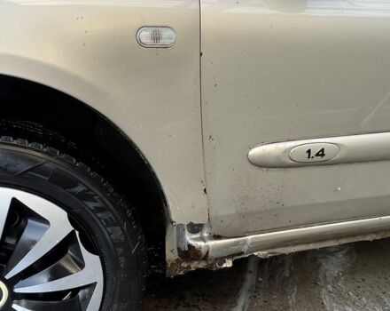 Серый Рено Клио, объемом двигателя 1.4 л и пробегом 236 тыс. км за 1800 $, фото 2 на Automoto.ua