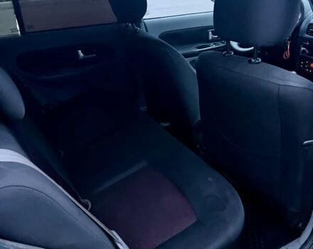 Серый Рено Клио, объемом двигателя 1.39 л и пробегом 303 тыс. км за 2900 $, фото 10 на Automoto.ua