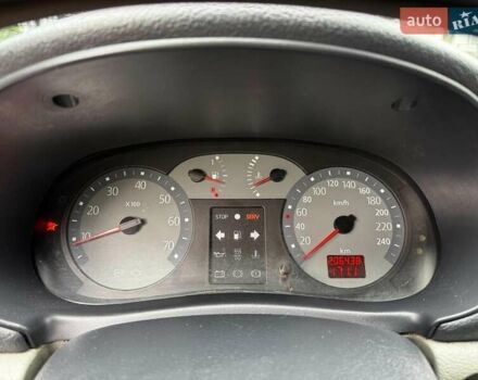 Серый Рено Клио, объемом двигателя 1.4 л и пробегом 207 тыс. км за 3490 $, фото 12 на Automoto.ua