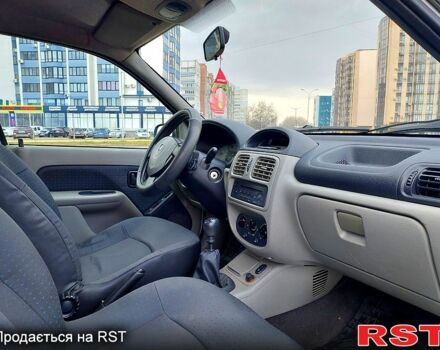 Серый Рено Клио, объемом двигателя 1.4 л и пробегом 283 тыс. км за 3300 $, фото 6 на Automoto.ua