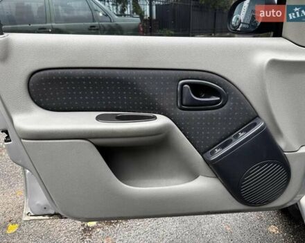 Серый Рено Клио, объемом двигателя 1.4 л и пробегом 207 тыс. км за 3490 $, фото 9 на Automoto.ua