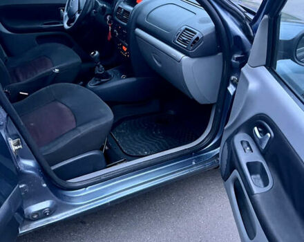 Серый Рено Клио, объемом двигателя 1.39 л и пробегом 303 тыс. км за 2900 $, фото 11 на Automoto.ua