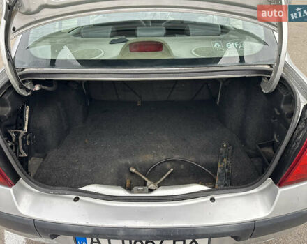 Серый Рено Клио, объемом двигателя 1.4 л и пробегом 301 тыс. км за 2999 $, фото 17 на Automoto.ua