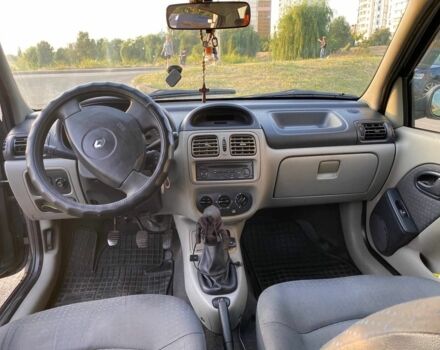 Серый Рено Клио, объемом двигателя 1.4 л и пробегом 233 тыс. км за 2500 $, фото 6 на Automoto.ua