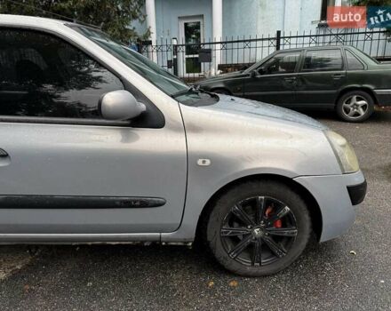 Серый Рено Клио, объемом двигателя 1.4 л и пробегом 207 тыс. км за 3490 $, фото 4 на Automoto.ua