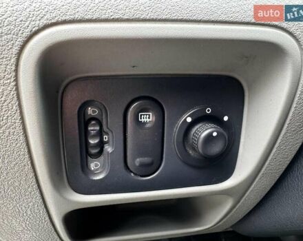 Серый Рено Клио, объемом двигателя 1.4 л и пробегом 207 тыс. км за 3490 $, фото 13 на Automoto.ua