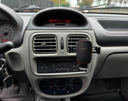 Сірий Рено Кліо, об'ємом двигуна 1.4 л та пробігом 207 тис. км за 3490 $, фото 14 на Automoto.ua