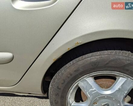 Серый Рено Клио, объемом двигателя 1.39 л и пробегом 254 тыс. км за 3300 $, фото 8 на Automoto.ua