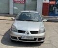 Серый Рено Клио, объемом двигателя 1.4 л и пробегом 228 тыс. км за 3950 $, фото 1 на Automoto.ua