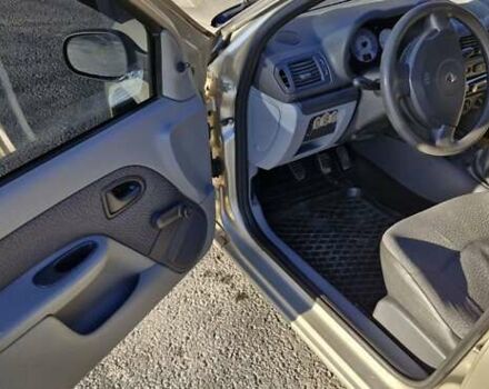 Серый Рено Клио, объемом двигателя 1.39 л и пробегом 142 тыс. км за 3150 $, фото 10 на Automoto.ua