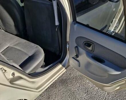 Серый Рено Клио, объемом двигателя 1.39 л и пробегом 142 тыс. км за 3150 $, фото 17 на Automoto.ua