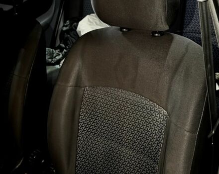 Серый Рено Клио, объемом двигателя 1.4 л и пробегом 291 тыс. км за 2870 $, фото 13 на Automoto.ua