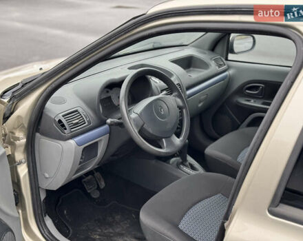 Серый Рено Клио, объемом двигателя 1.4 л и пробегом 127 тыс. км за 4900 $, фото 18 на Automoto.ua