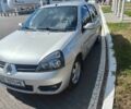 Серый Рено Клио, объемом двигателя 1.4 л и пробегом 135 тыс. км за 3900 $, фото 1 на Automoto.ua