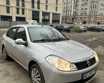 Серый Рено Клио, объемом двигателя 1.39 л и пробегом 202 тыс. км за 4400 $, фото 2 на Automoto.ua