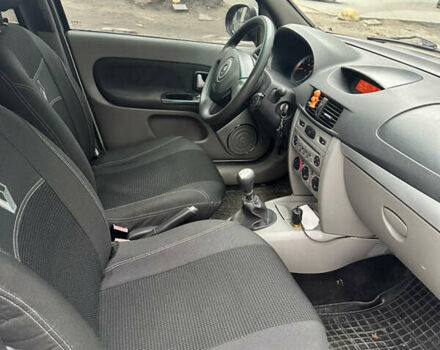 Серый Рено Клио, объемом двигателя 1.39 л и пробегом 202 тыс. км за 4400 $, фото 17 на Automoto.ua