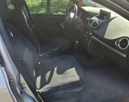 Серый Рено Клио, объемом двигателя 1.6 л и пробегом 150 тыс. км за 5700 $, фото 2 на Automoto.ua