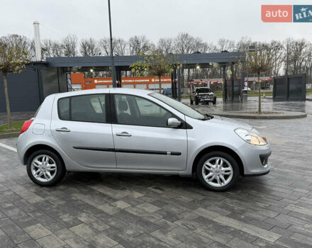 Сірий Рено Кліо, об'ємом двигуна 1.6 л та пробігом 102 тис. км за 7200 $, фото 2 на Automoto.ua