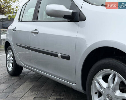 Сірий Рено Кліо, об'ємом двигуна 1.6 л та пробігом 102 тис. км за 7200 $, фото 17 на Automoto.ua