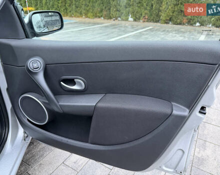 Сірий Рено Кліо, об'ємом двигуна 1.6 л та пробігом 102 тис. км за 7200 $, фото 59 на Automoto.ua