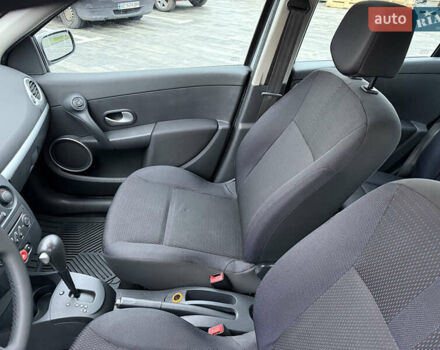 Сірий Рено Кліо, об'ємом двигуна 1.6 л та пробігом 102 тис. км за 7200 $, фото 49 на Automoto.ua