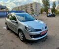 Рено Клио 2007 в Славянске на Automoto.ua Серый Рено Клио, объемом двигателя 1.2 л и пробегом 177 тыс. км за 5550 $, фото 5 на Automoto.ua