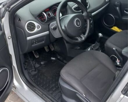 Серый Рено Клио, объемом двигателя 1.1 л и пробегом 214 тыс. км за 5200 $, фото 6 на Automoto.ua