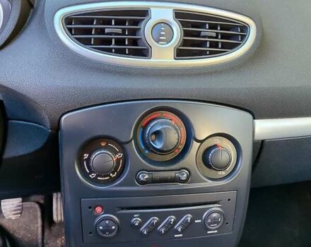 Рено Клио 2007 в Славянске на Automoto.ua Серый Рено Клио, объемом двигателя 1.2 л и пробегом 176 тыс. км за 5550 $, фото 20 на Automoto.ua
