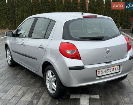 Сірий Рено Кліо, об'ємом двигуна 1.6 л та пробігом 102 тис. км за 7200 $, фото 6 на Automoto.ua