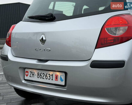 Сірий Рено Кліо, об'ємом двигуна 1.6 л та пробігом 102 тис. км за 7200 $, фото 25 на Automoto.ua