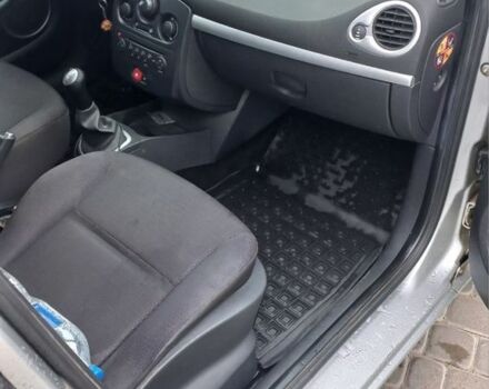 Серый Рено Клио, объемом двигателя 1.1 л и пробегом 214 тыс. км за 5200 $, фото 5 на Automoto.ua