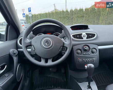 Сірий Рено Кліо, об'ємом двигуна 1.6 л та пробігом 102 тис. км за 7200 $, фото 52 на Automoto.ua