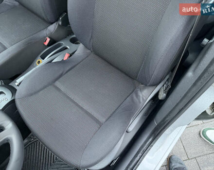 Сірий Рено Кліо, об'ємом двигуна 1.6 л та пробігом 102 тис. км за 7200 $, фото 46 на Automoto.ua