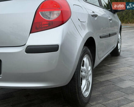 Сірий Рено Кліо, об'ємом двигуна 1.6 л та пробігом 102 тис. км за 7200 $, фото 24 на Automoto.ua