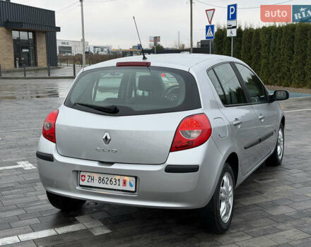 Сірий Рено Кліо, об'ємом двигуна 1.6 л та пробігом 102 тис. км за 7200 $, фото 3 на Automoto.ua