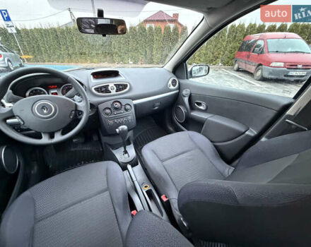 Сірий Рено Кліо, об'ємом двигуна 1.6 л та пробігом 102 тис. км за 7200 $, фото 54 на Automoto.ua