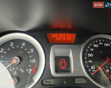 Серый Рено Клио, объемом двигателя 1.2 л и пробегом 225 тыс. км за 4999 $, фото 10 на Automoto.ua