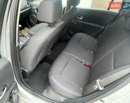 Серый Рено Клио, объемом двигателя 1.2 л и пробегом 225 тыс. км за 4999 $, фото 13 на Automoto.ua