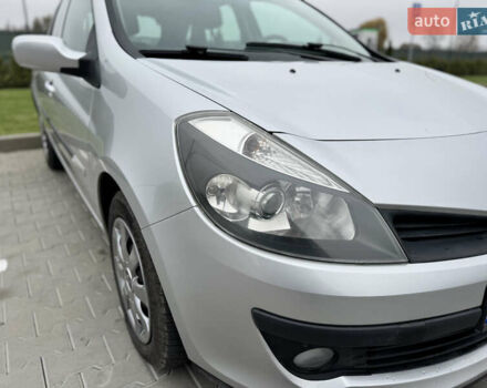 Сірий Рено Кліо, об'ємом двигуна 1.2 л та пробігом 241 тис. км за 5200 $, фото 5 на Automoto.ua