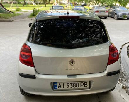Серый Рено Клио, объемом двигателя 1.2 л и пробегом 300 тыс. км за 3500 $, фото 2 на Automoto.ua