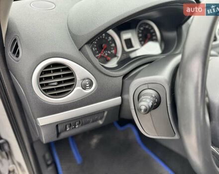 Сірий Рено Кліо, об'ємом двигуна 1.2 л та пробігом 241 тис. км за 5200 $, фото 14 на Automoto.ua